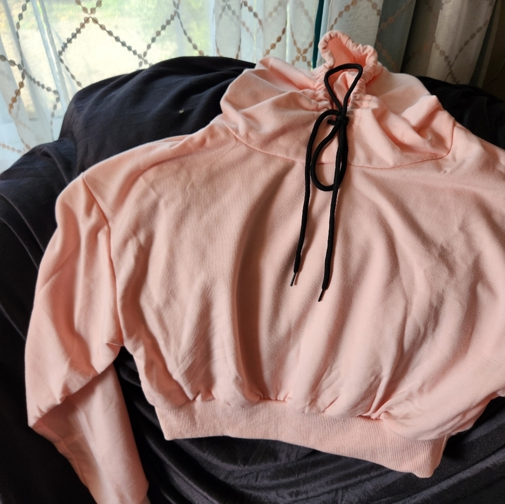Women's Medium Cropped Top Sweatshirt
